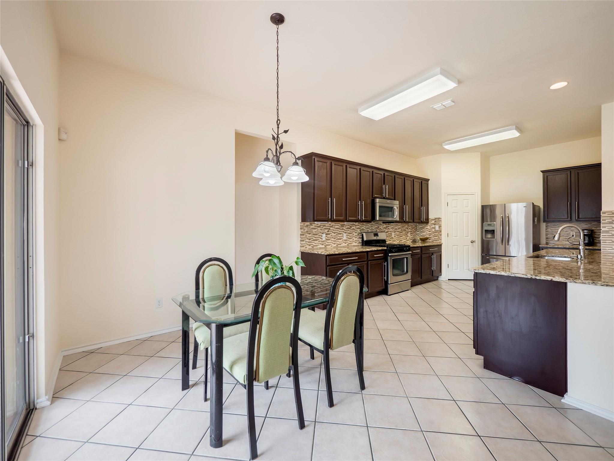 15617 Staffordshire LN