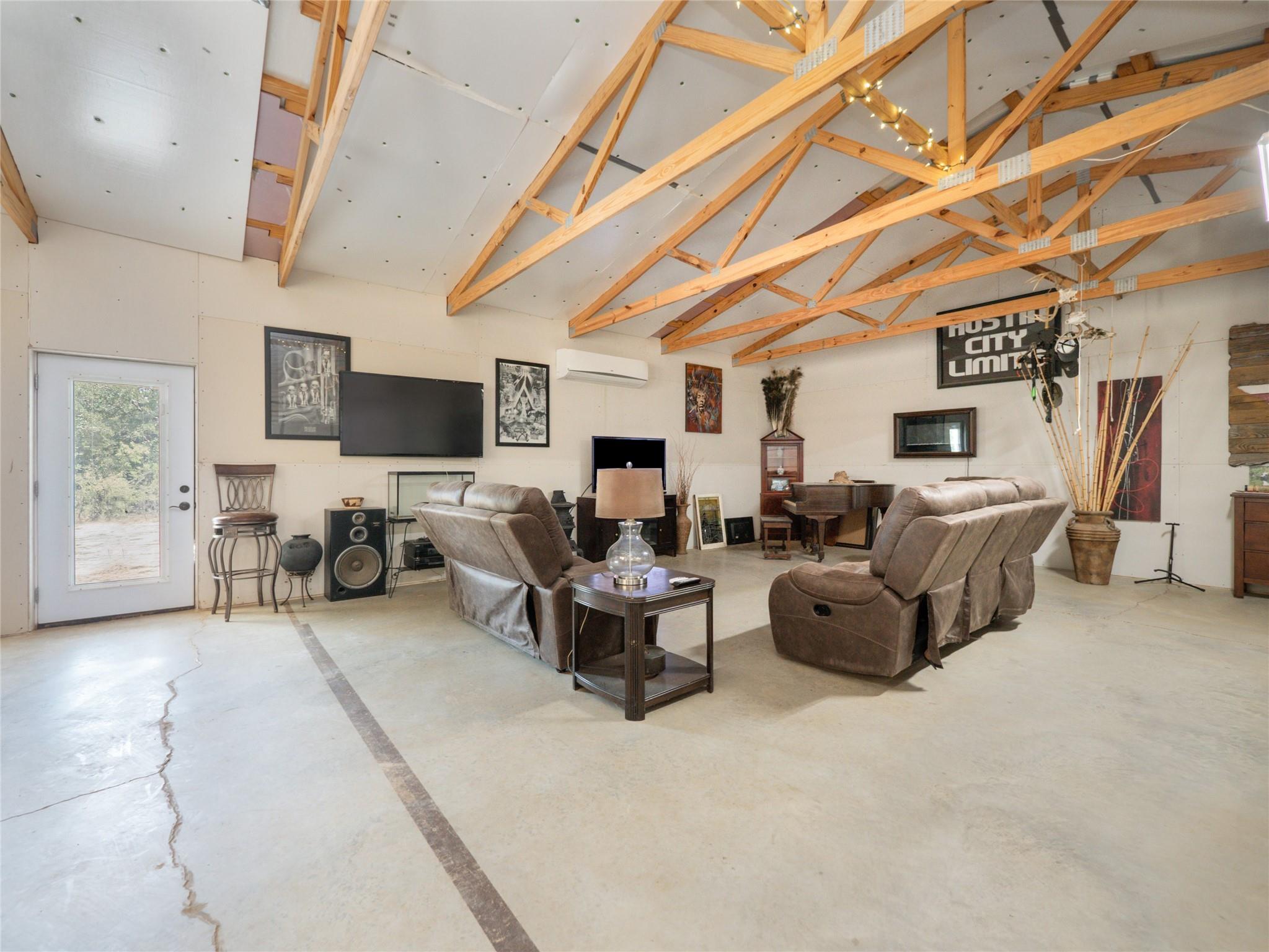251 Fairview DR