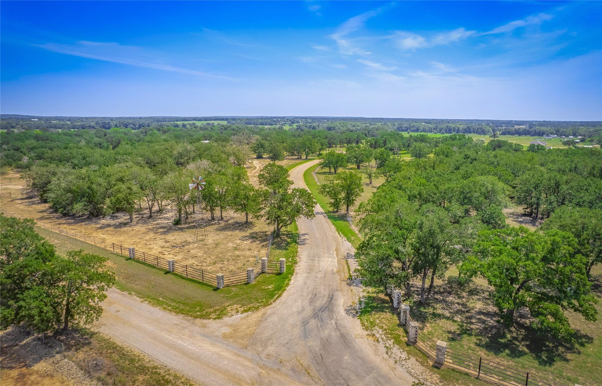 251 Fairview DR