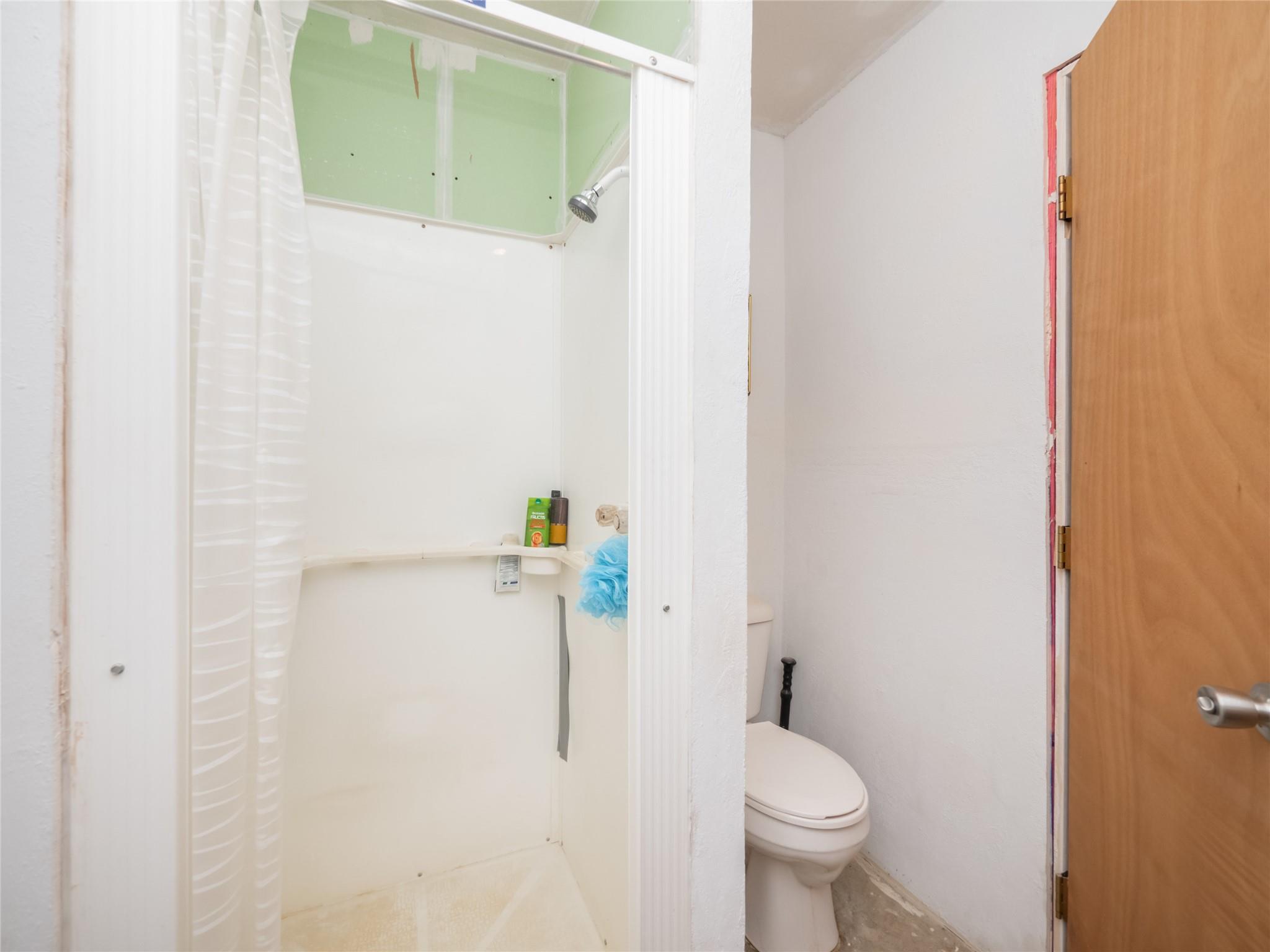 251 Fairview DR