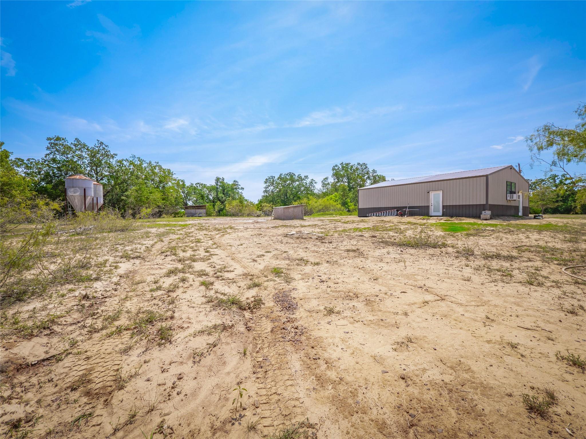 251 Fairview DR