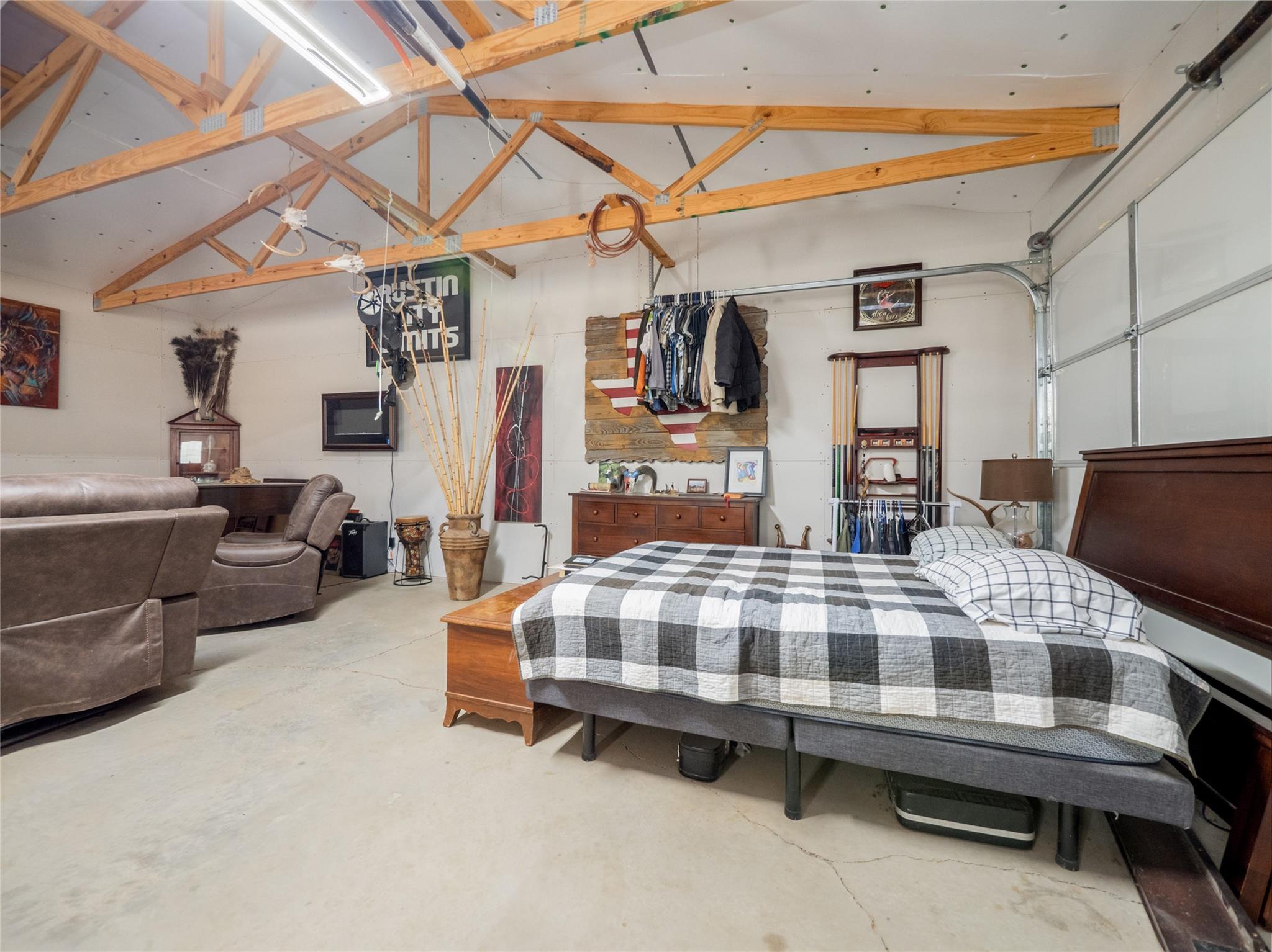 251 Fairview DR