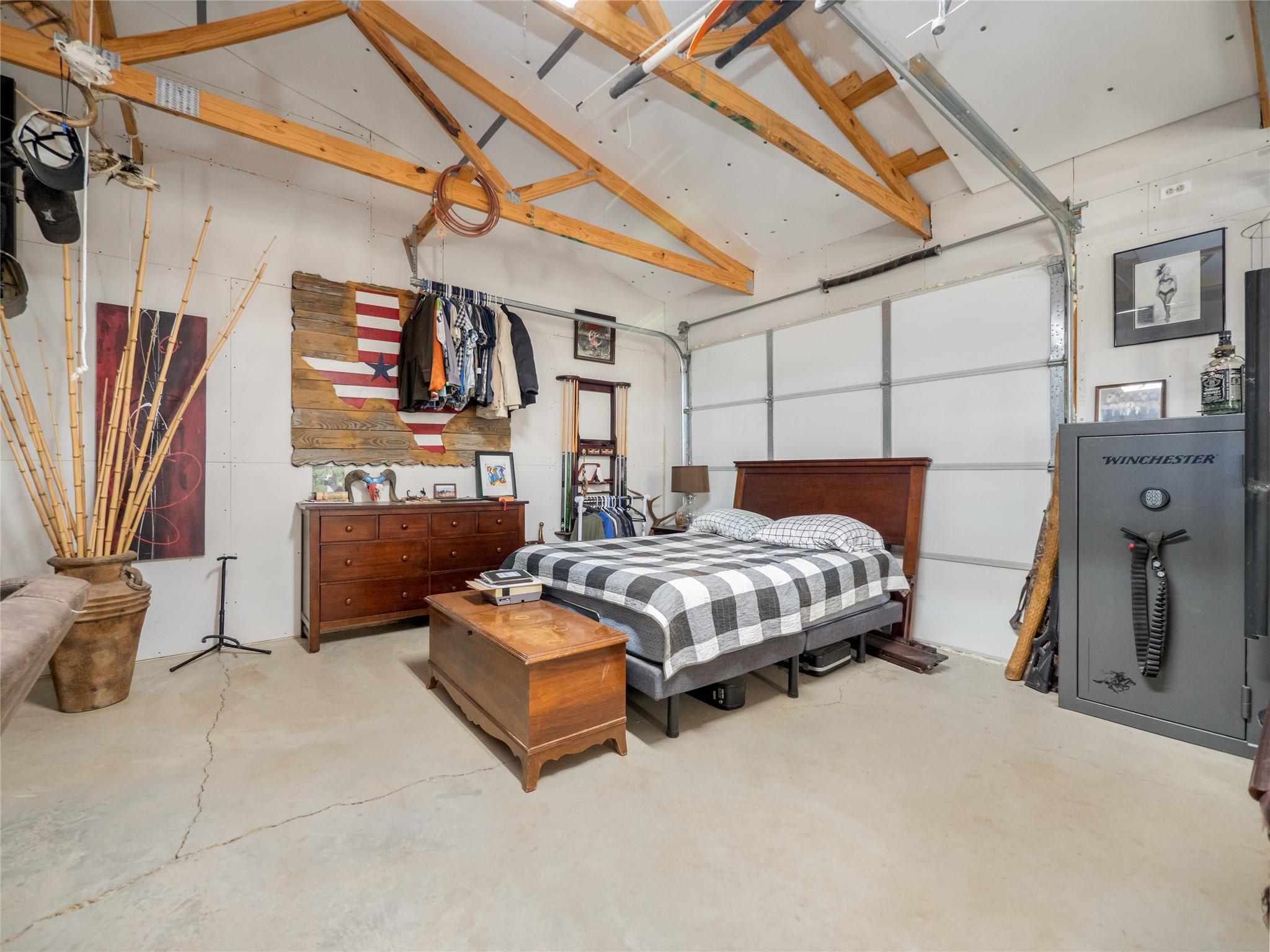 251 Fairview DR