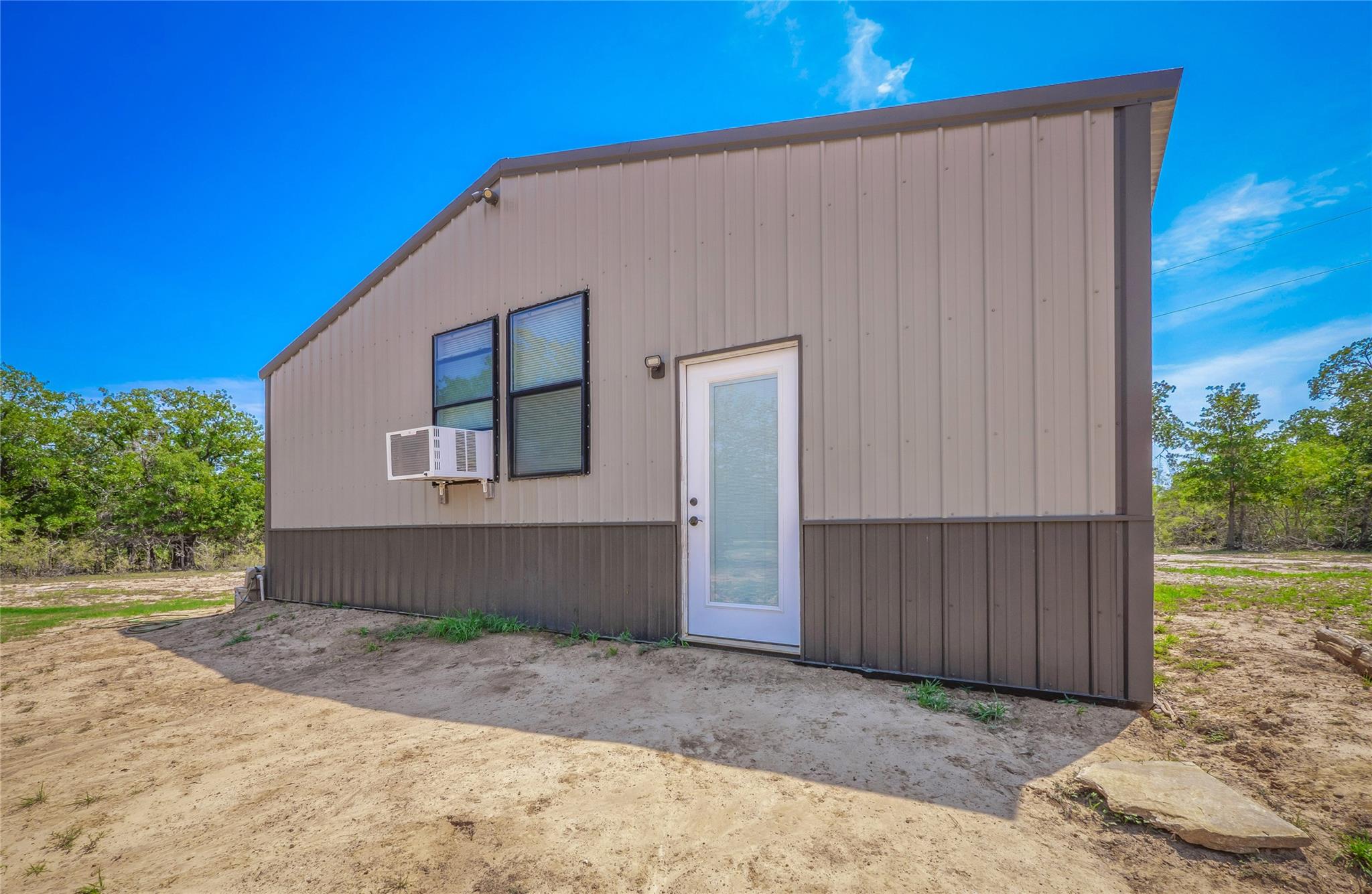 251 Fairview DR