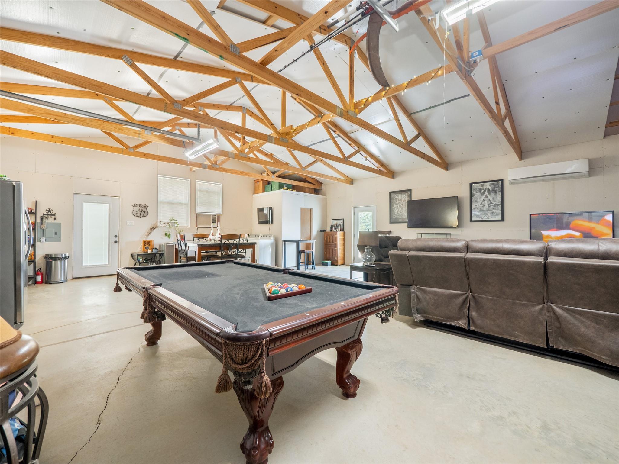 251 Fairview DR