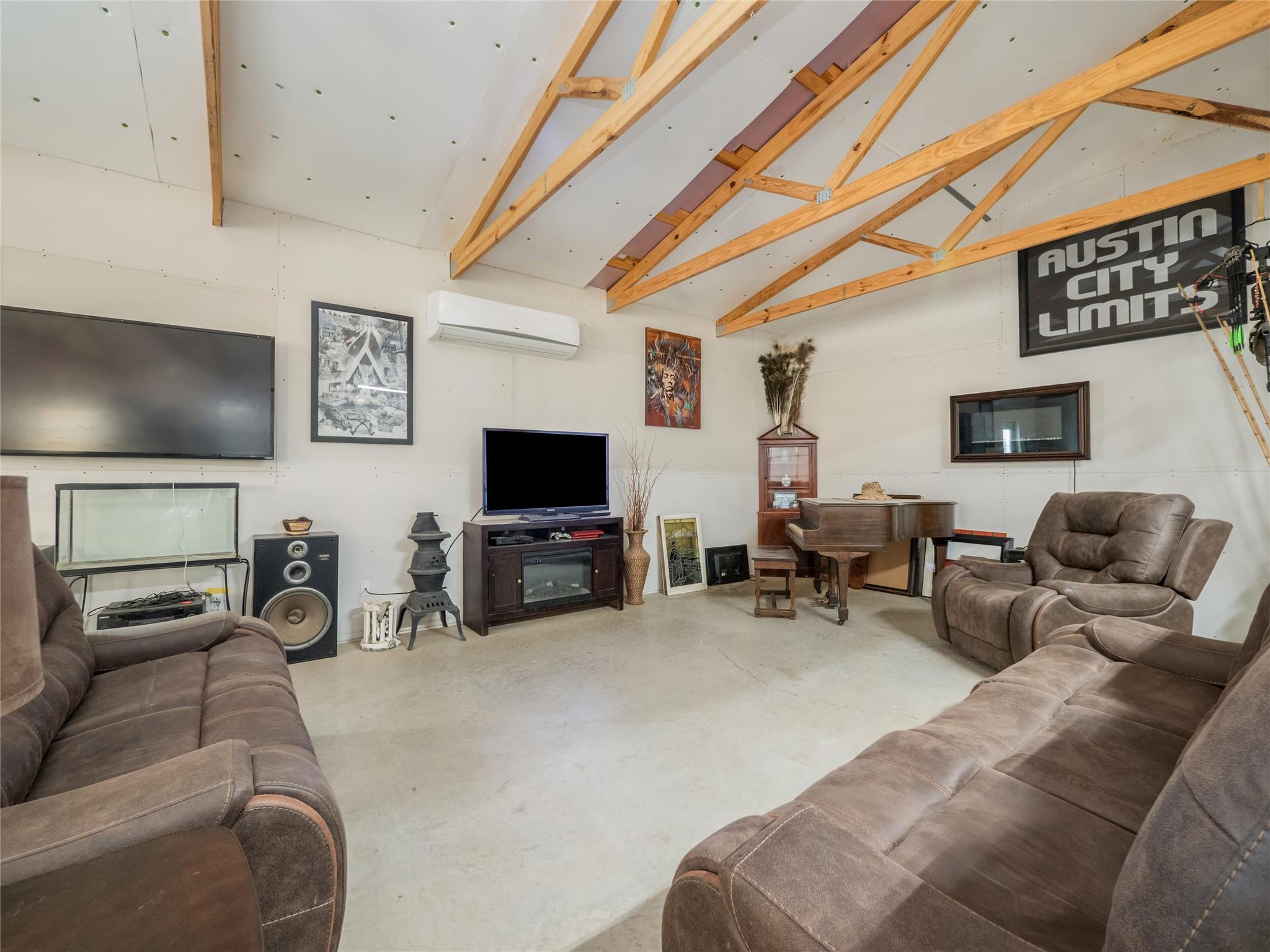 251 Fairview DR