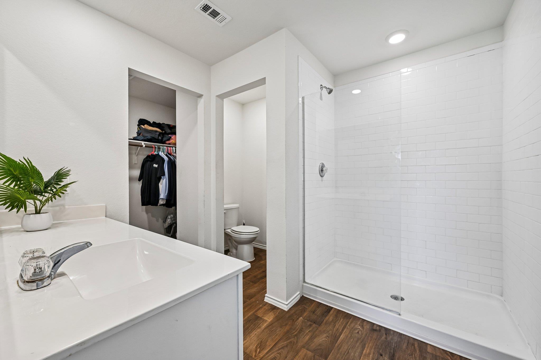 343 Andover LN