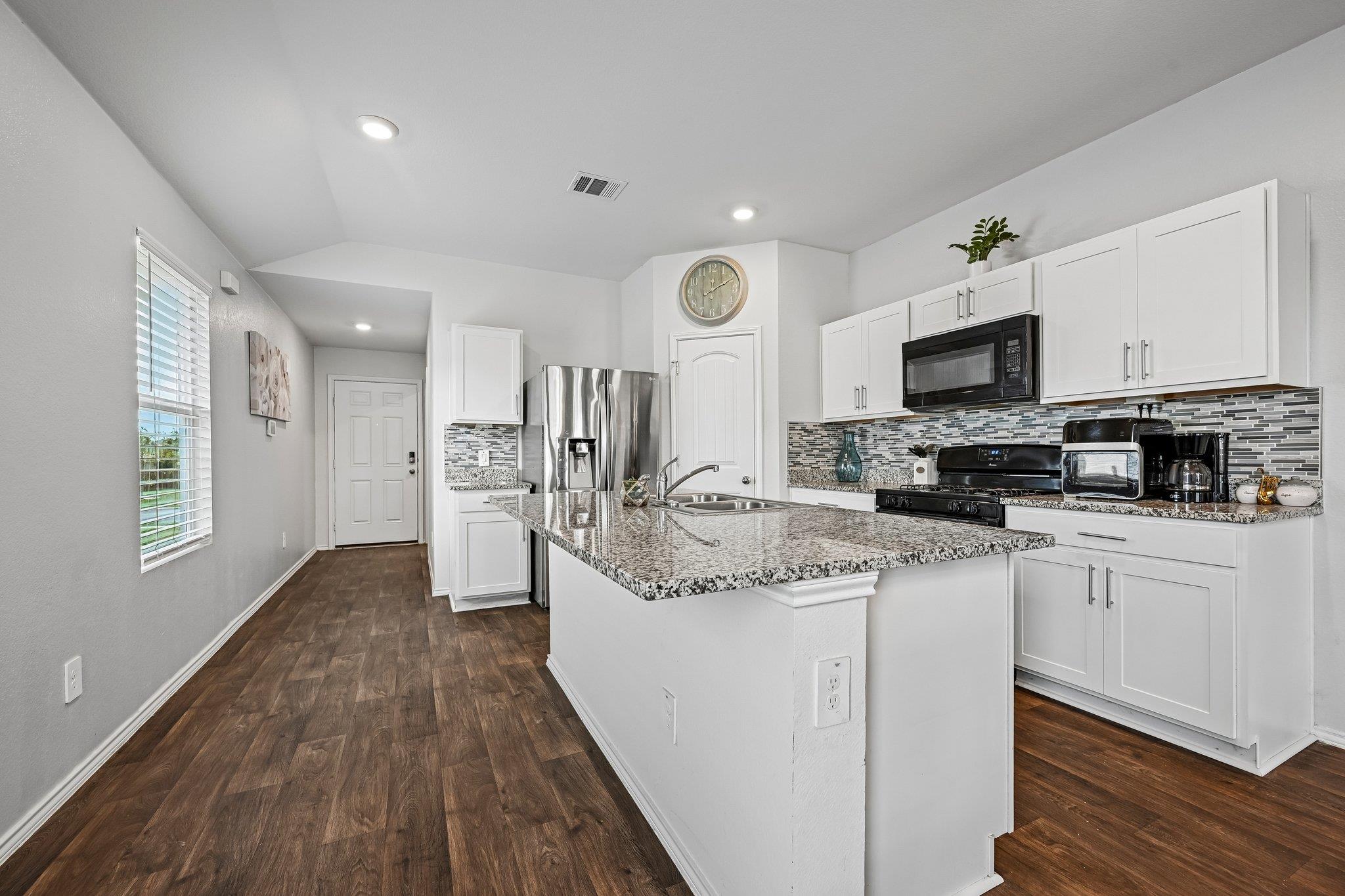 343 Andover LN