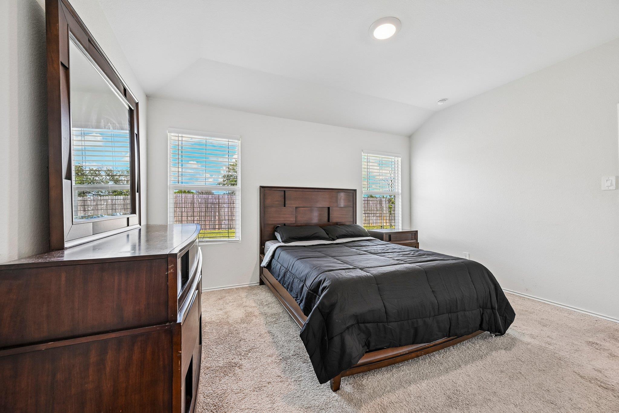 343 Andover LN