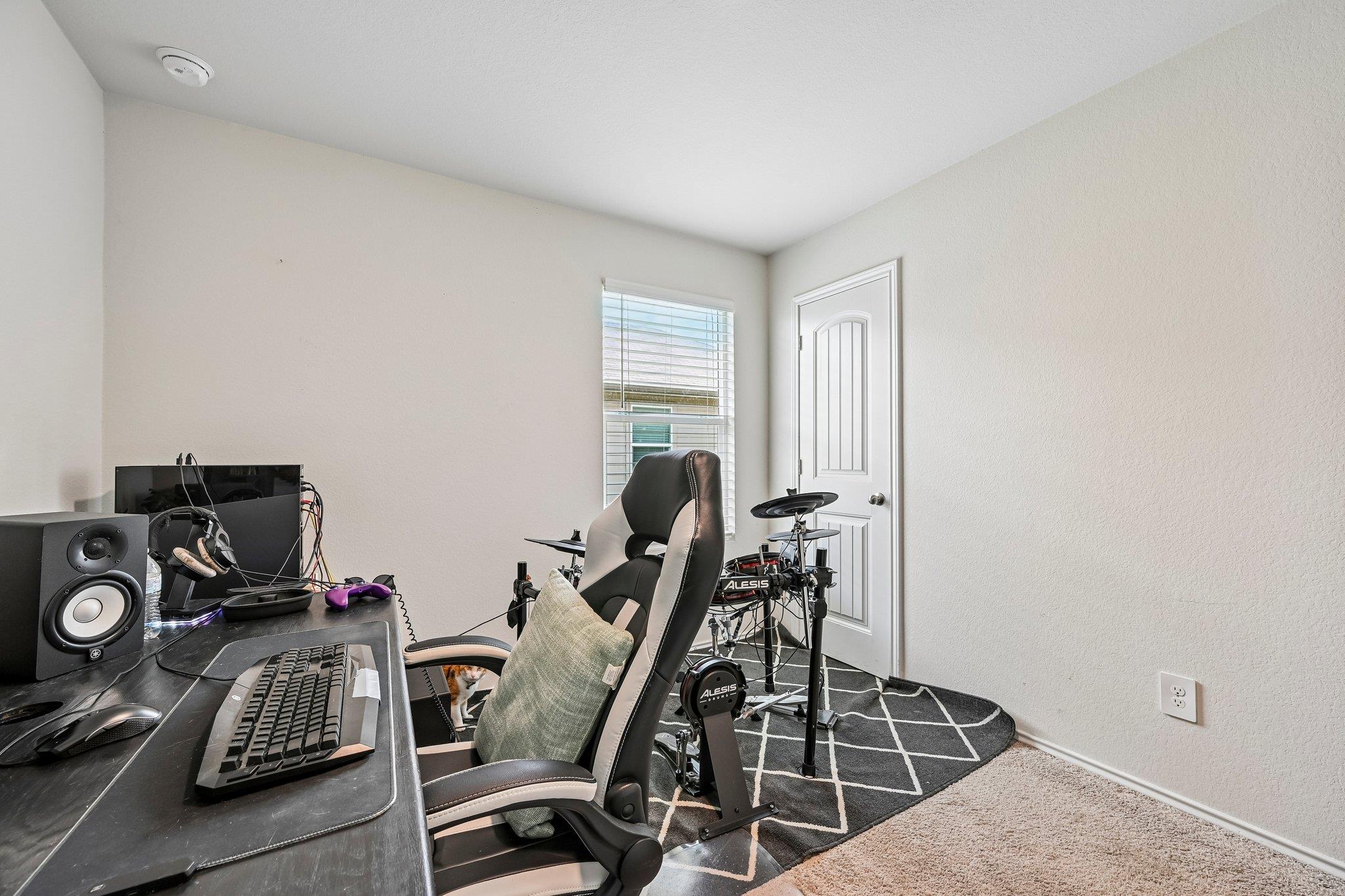 343 Andover LN