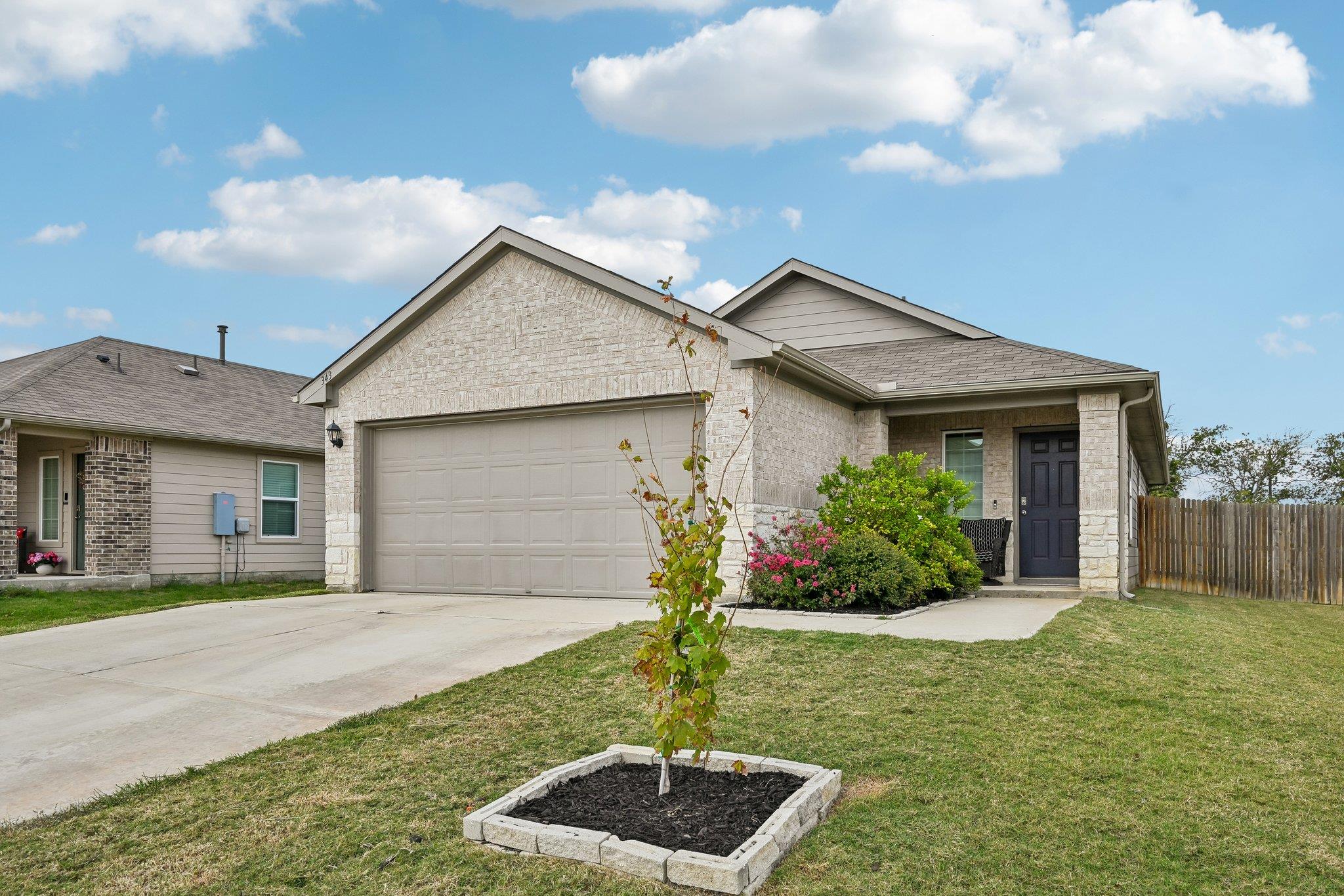 343 Andover LN