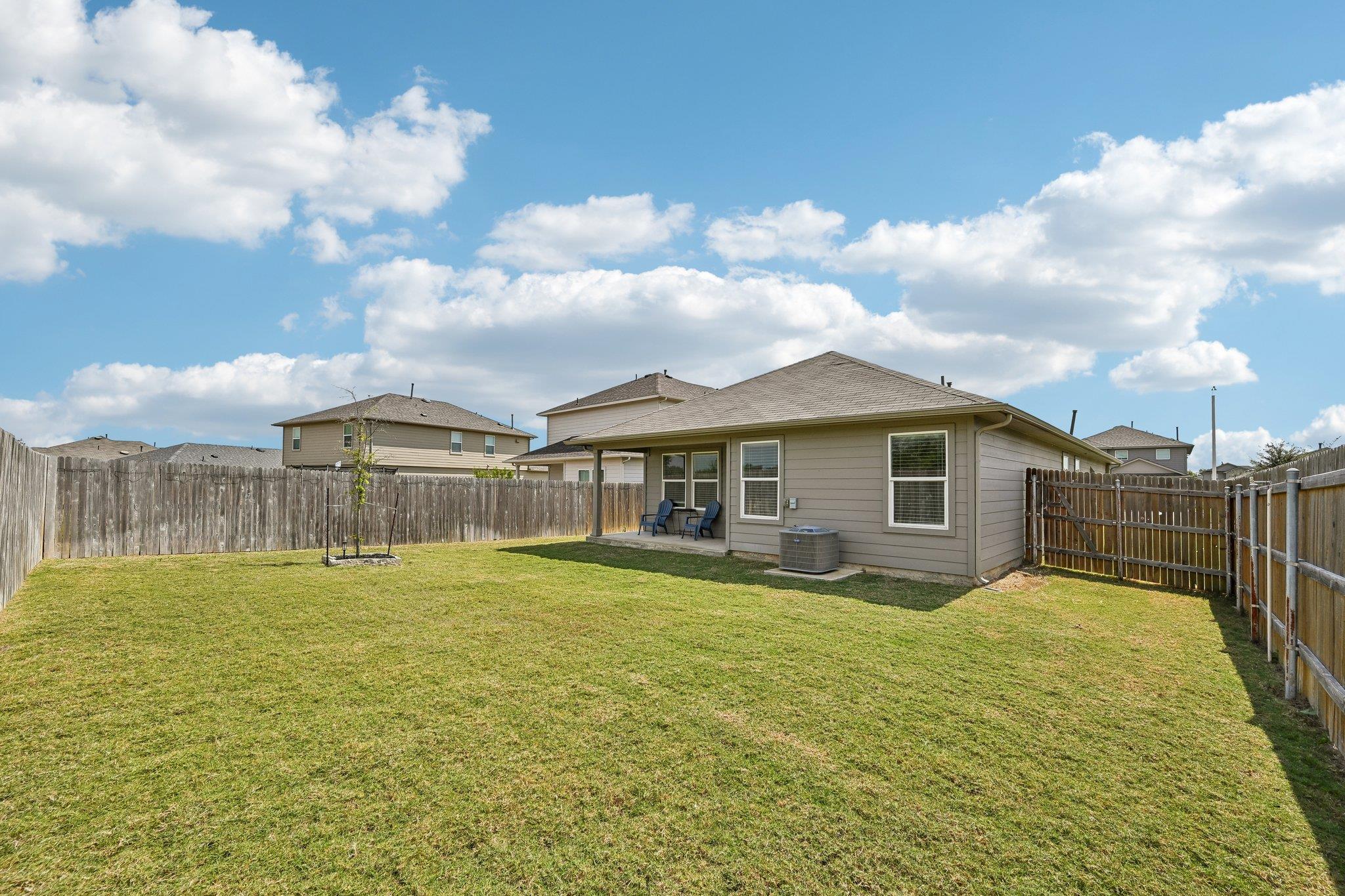 343 Andover LN