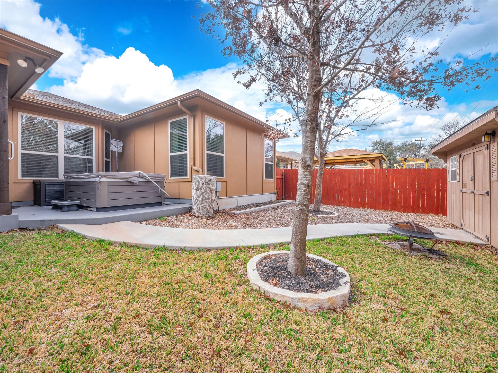 621 Algerita DR