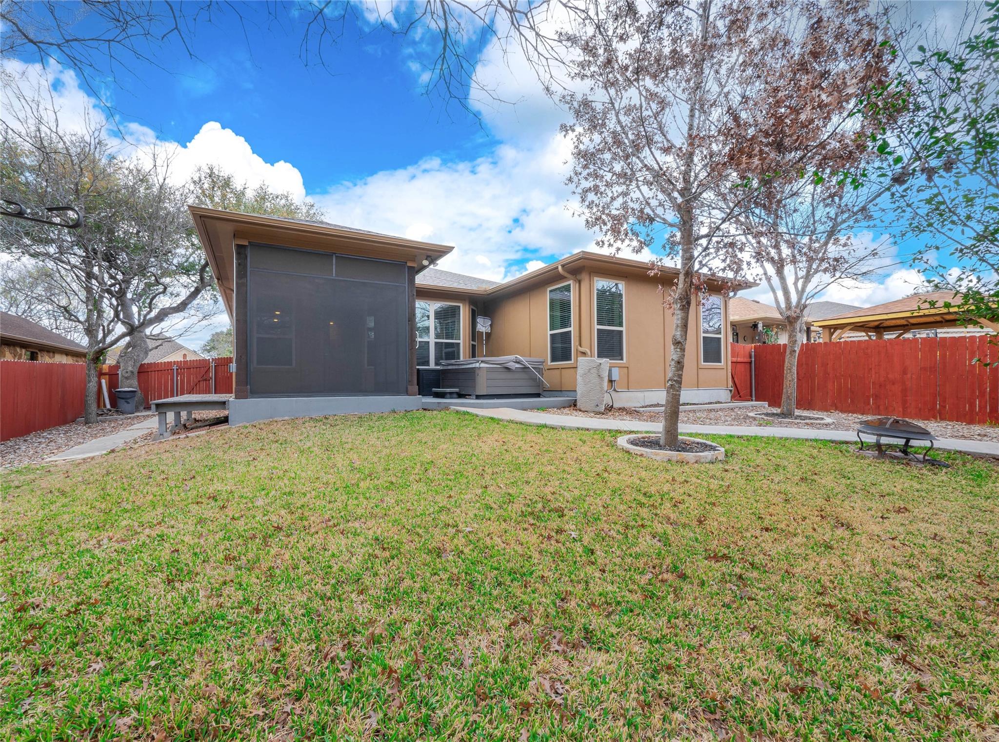 621 Algerita DR