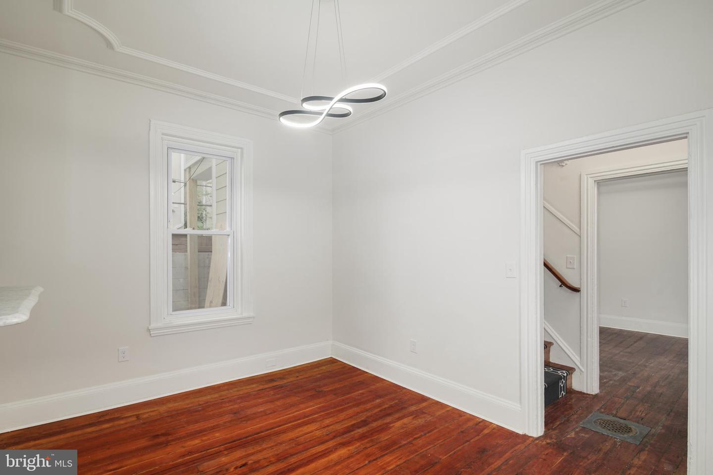 2305 Madison Sq
