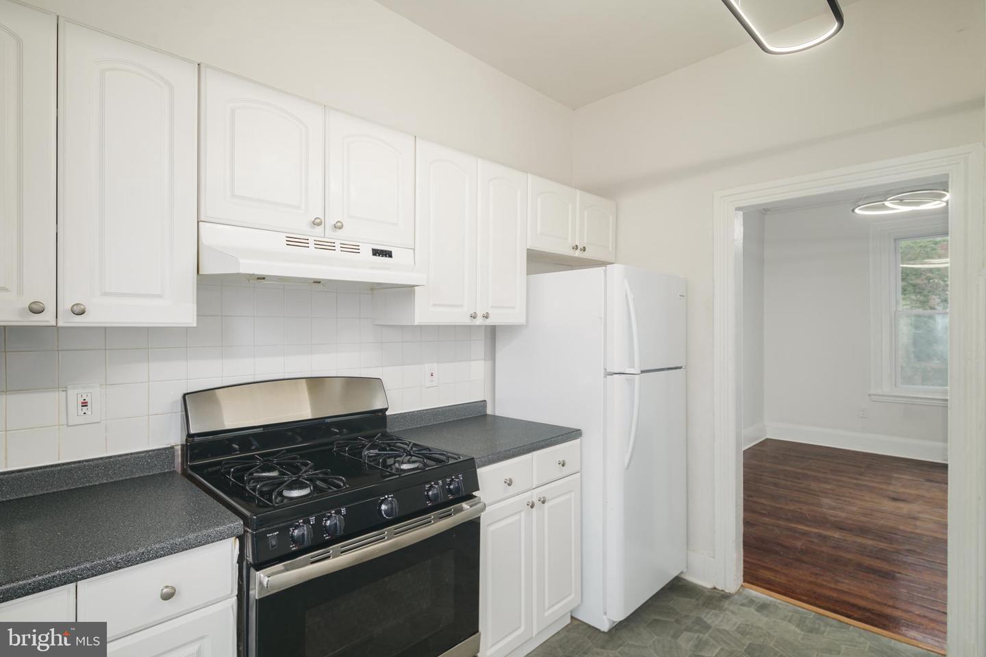 2305 Madison Sq