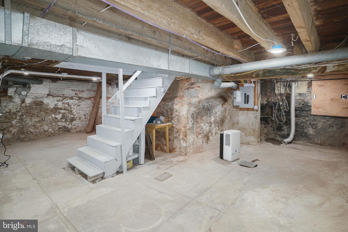 2305 Madison Sq