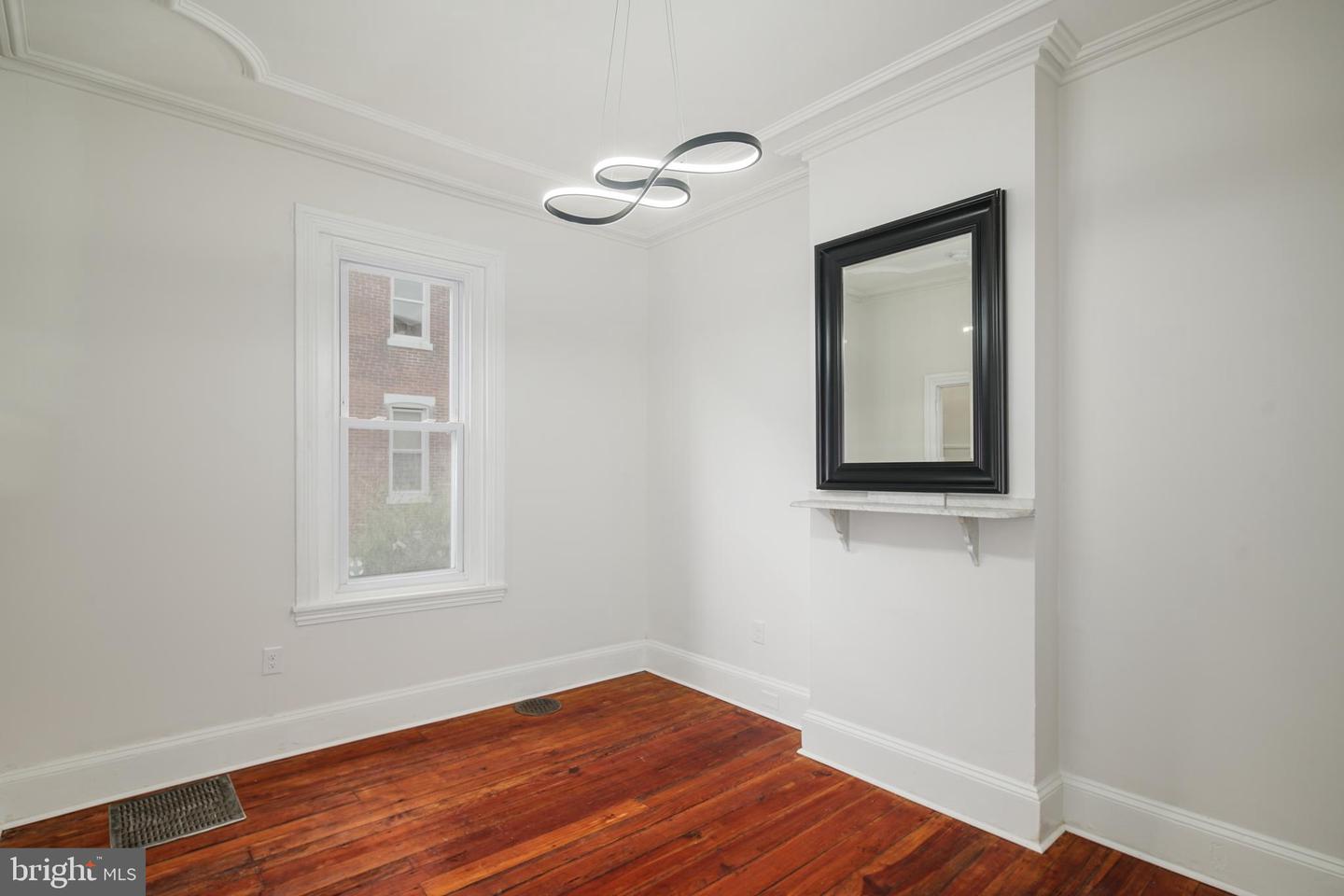 2305 Madison Sq