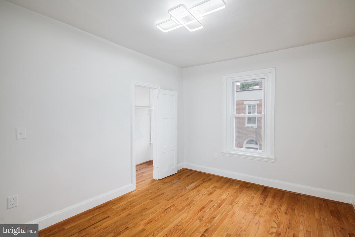2305 Madison Sq