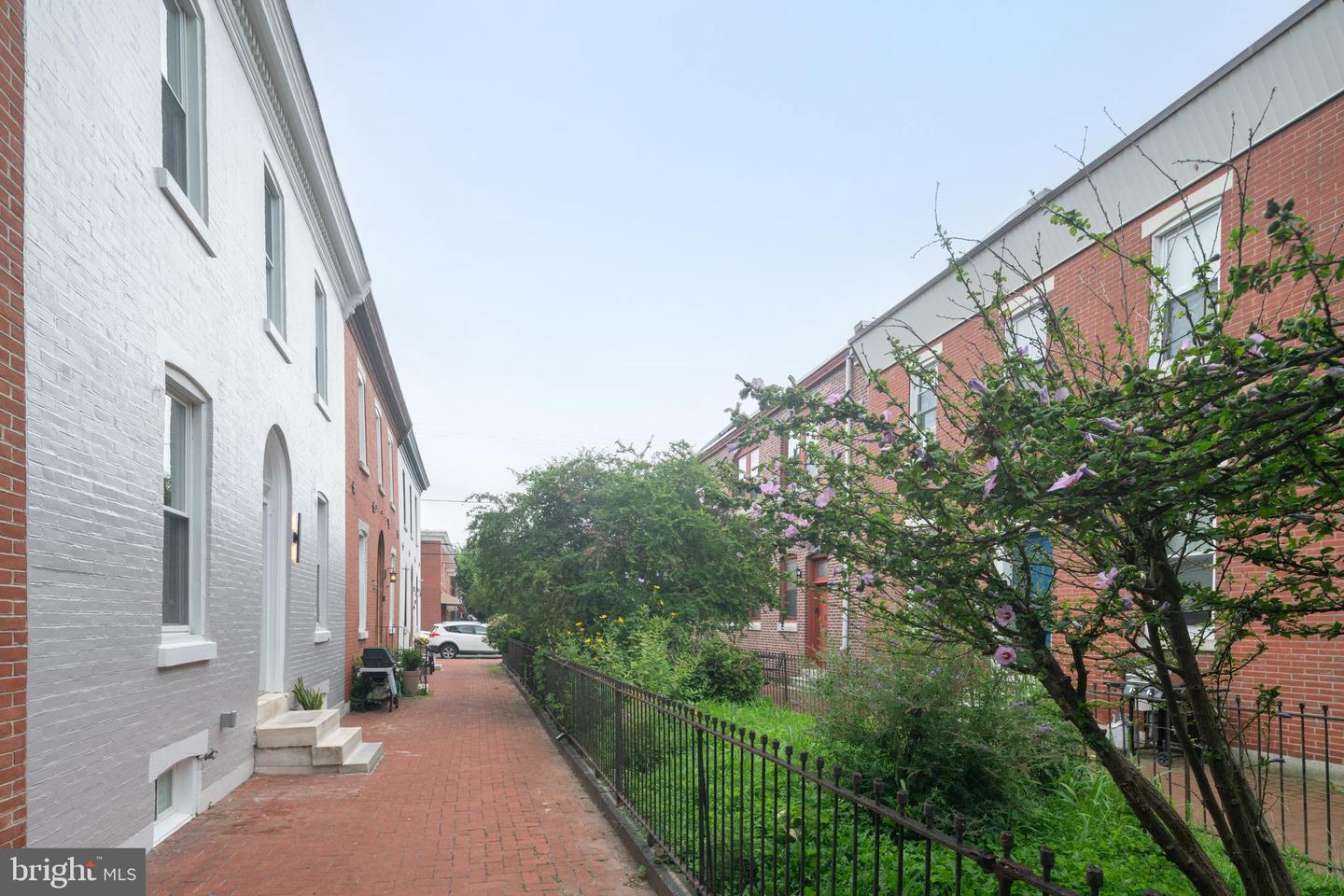 2305 Madison Sq