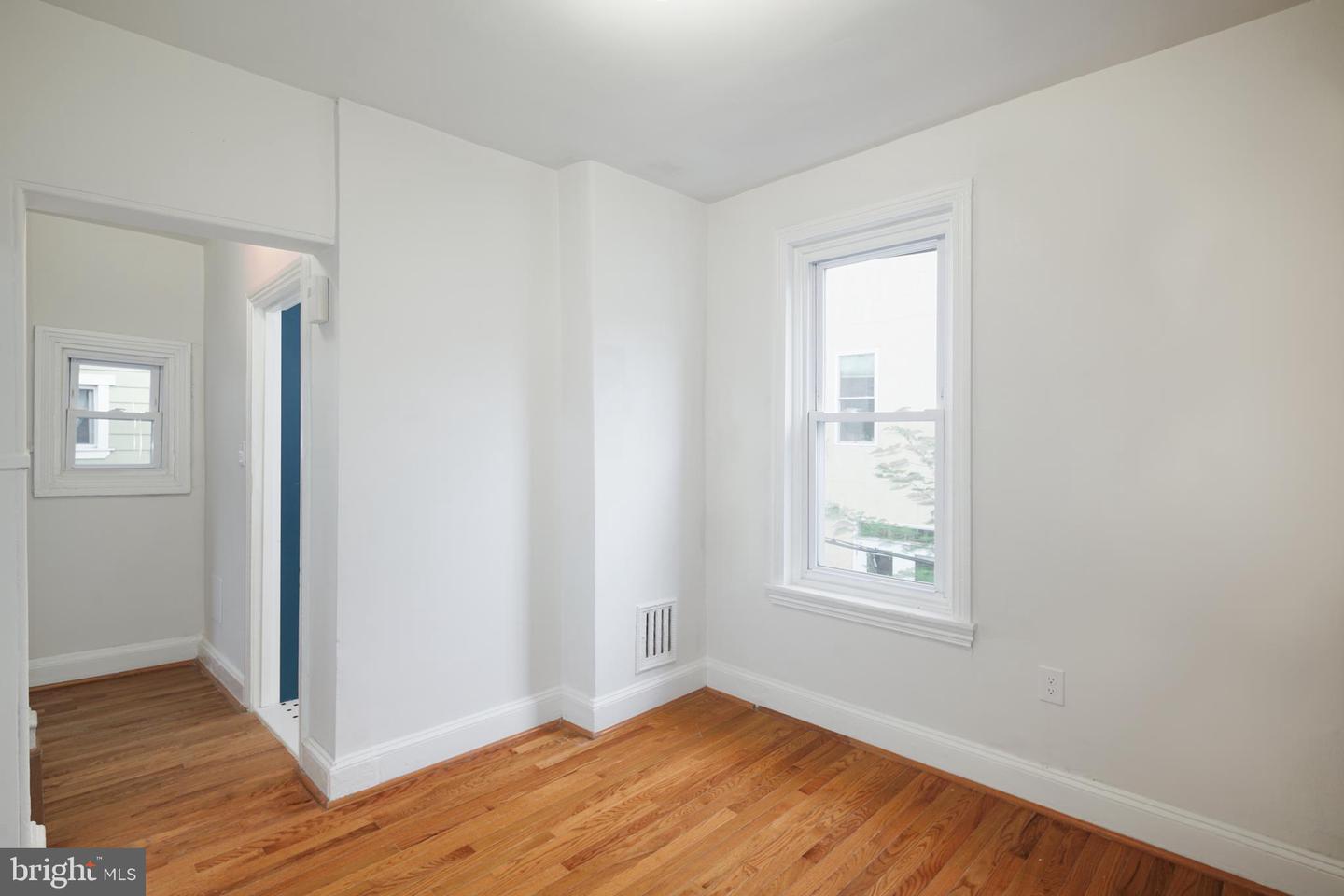 2305 Madison Sq