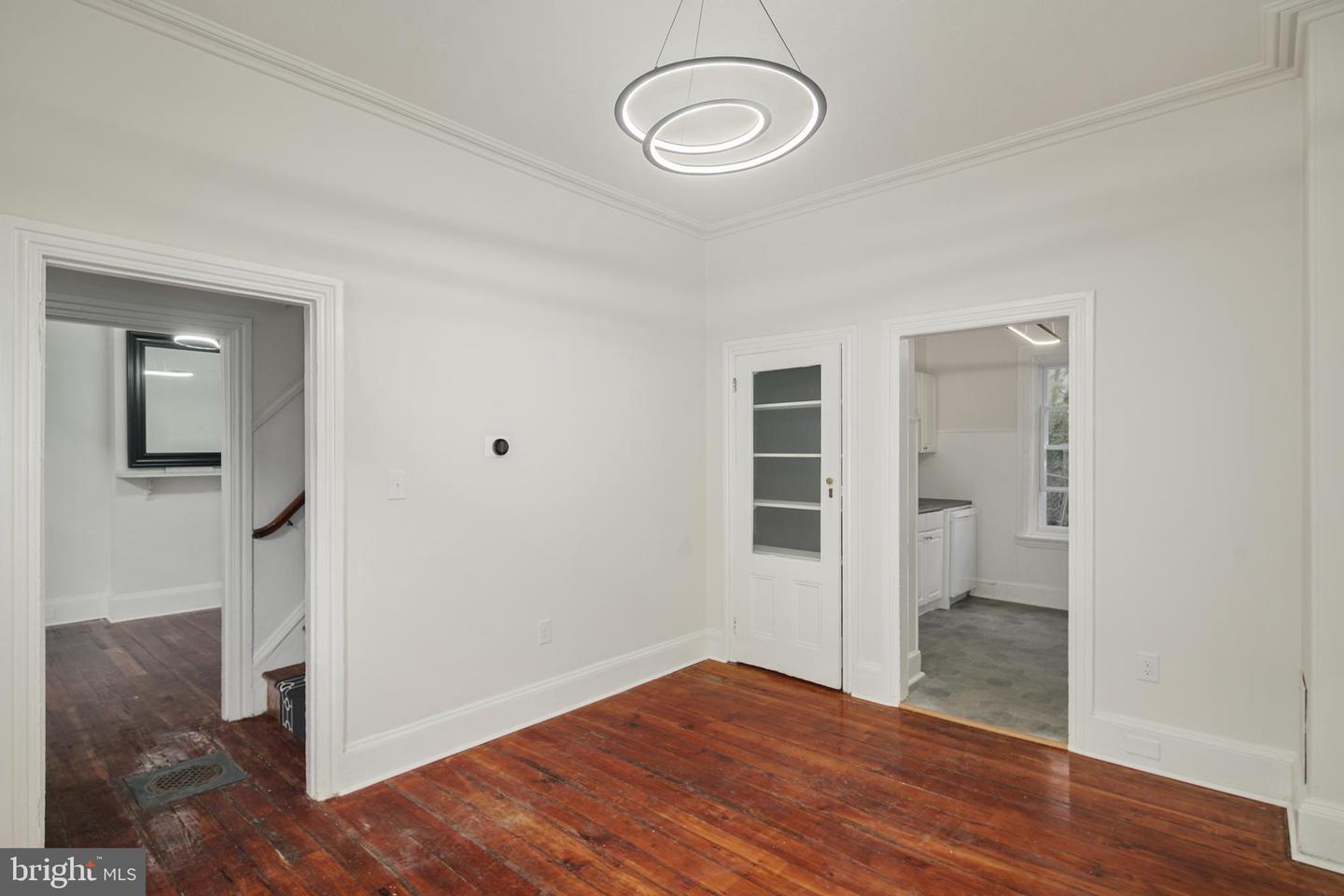2305 Madison Sq