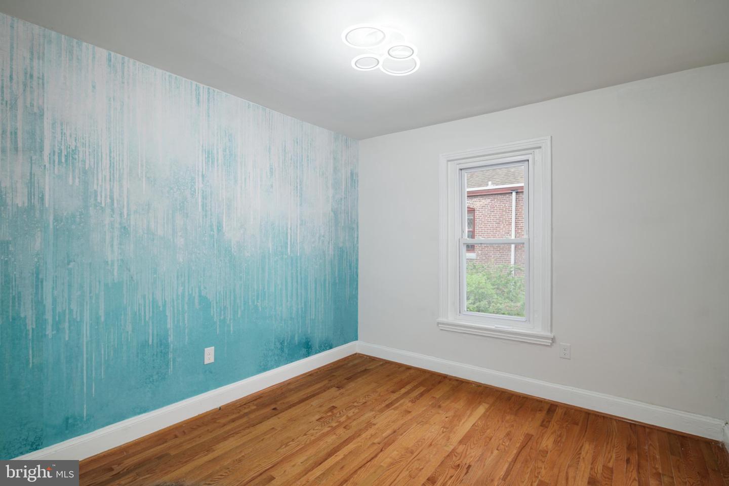 2305 Madison Sq