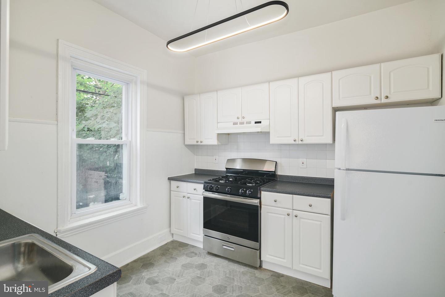 2305 Madison Sq