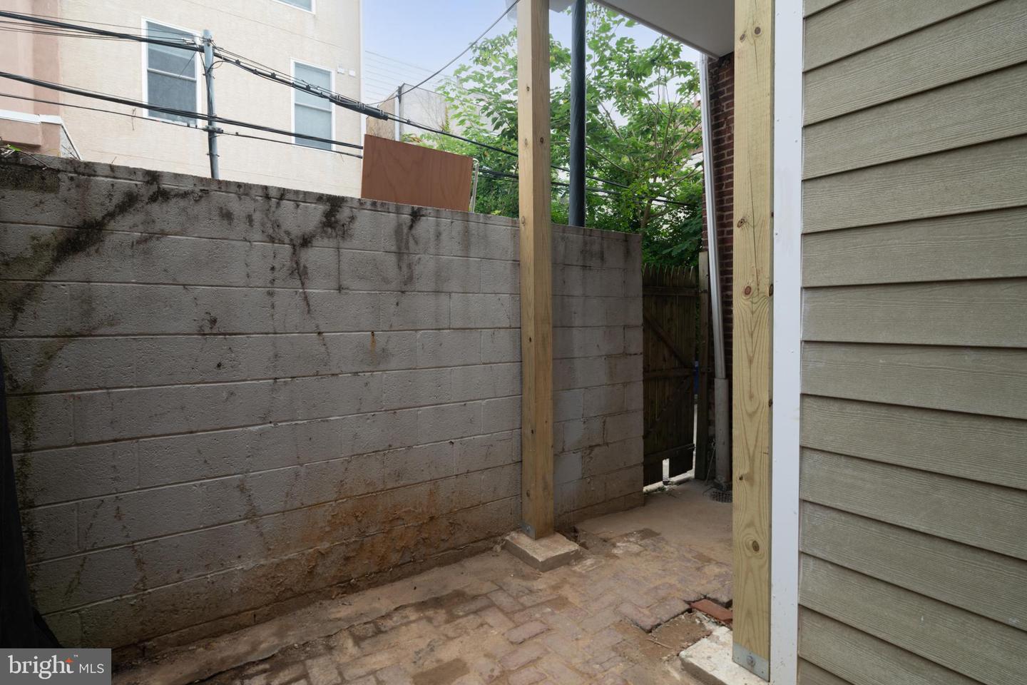 2305 Madison Sq