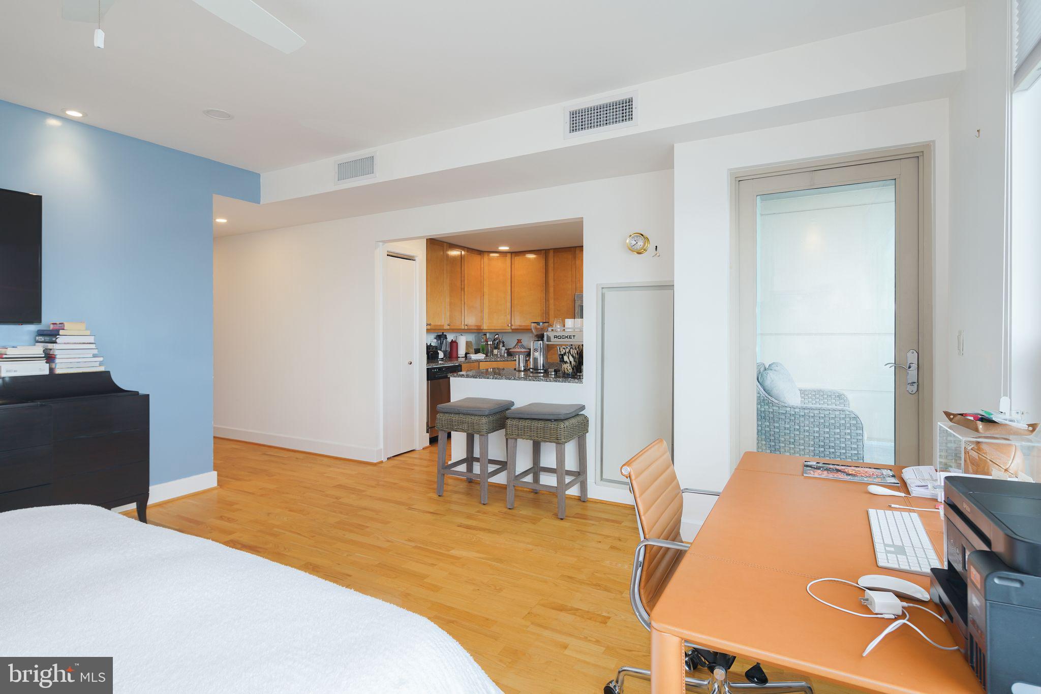 717 S Columbus Blvd #1108