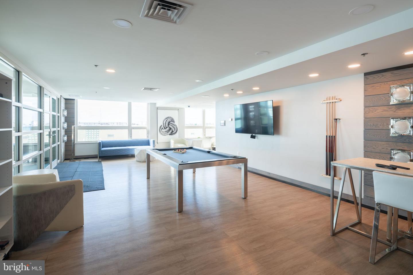 717 S Columbus Blvd #1108
