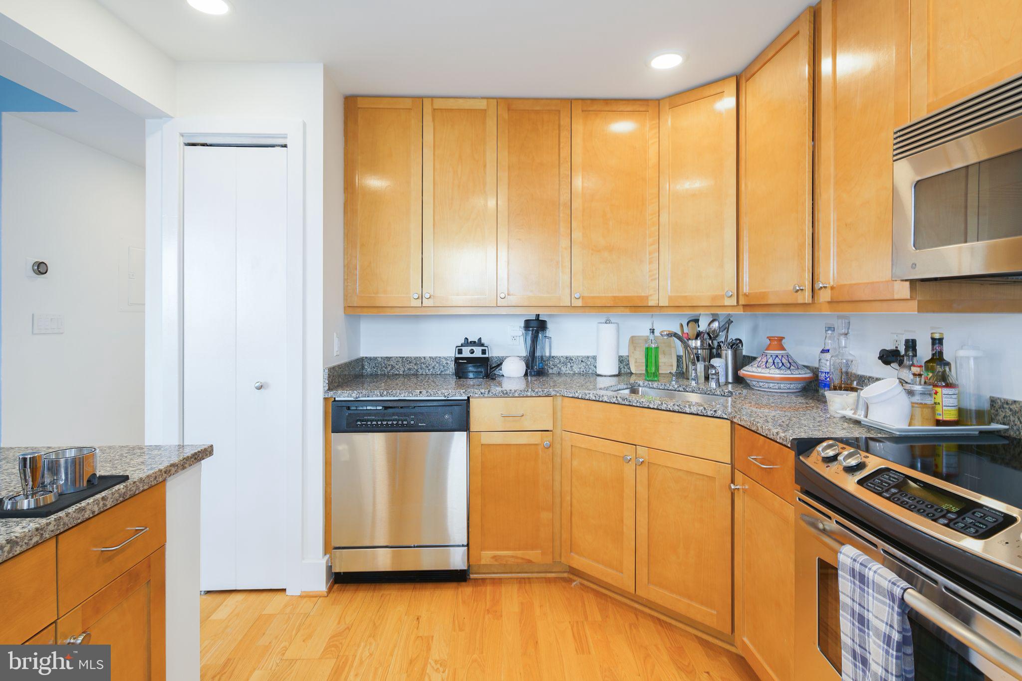 717 S Columbus Blvd #1108