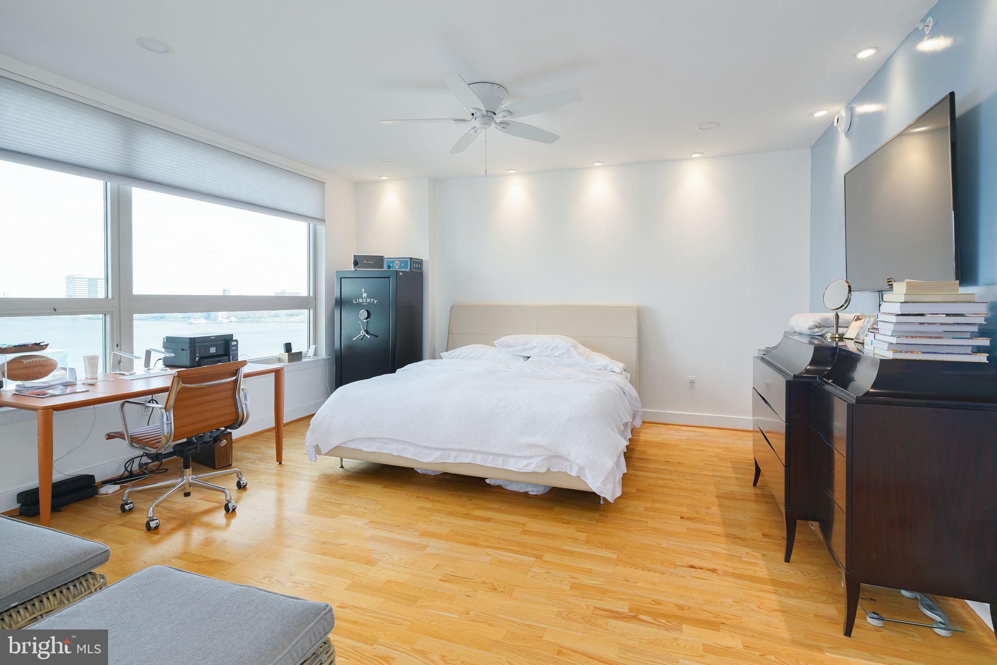 717 S Columbus Blvd #1108