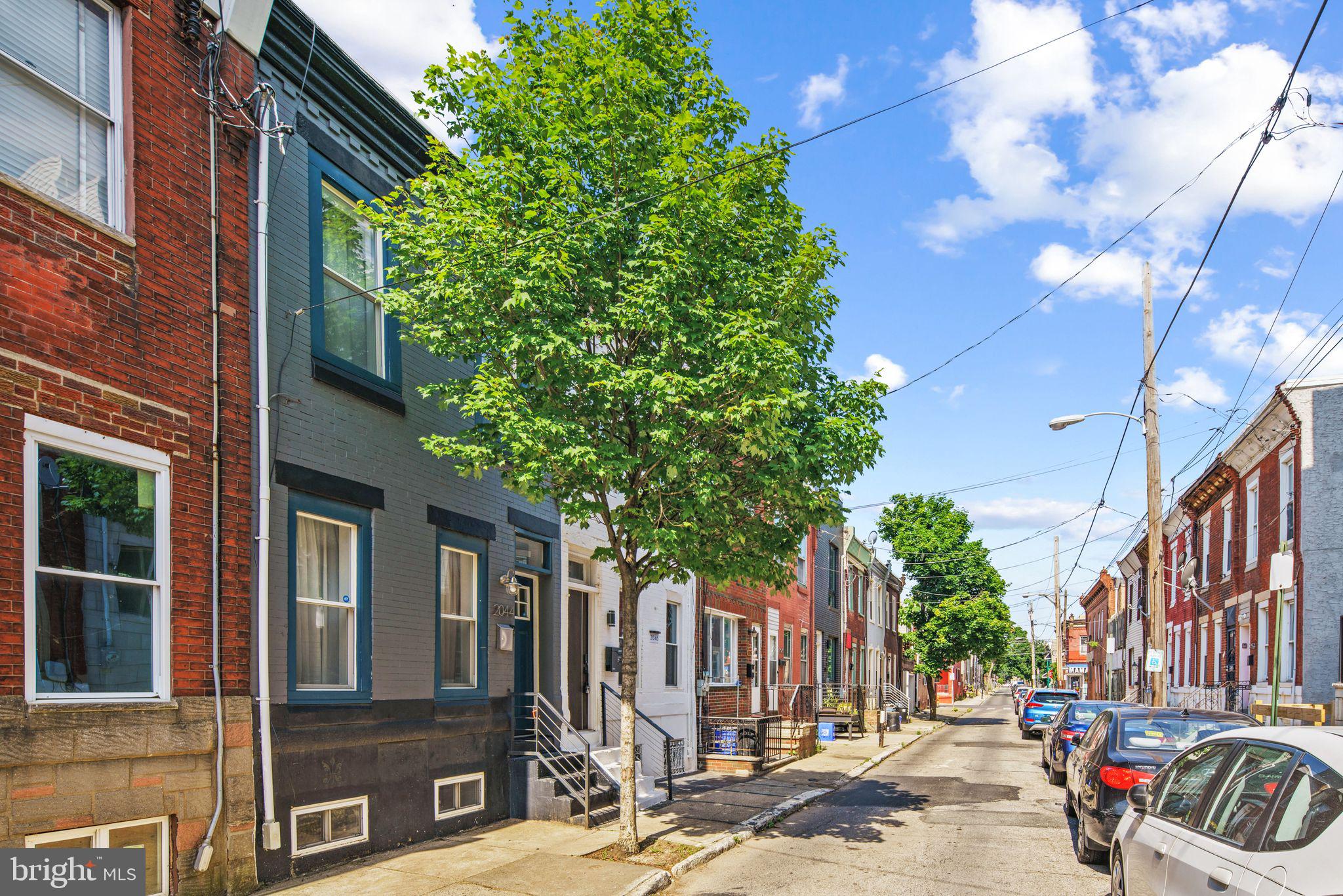 2044 Sigel St