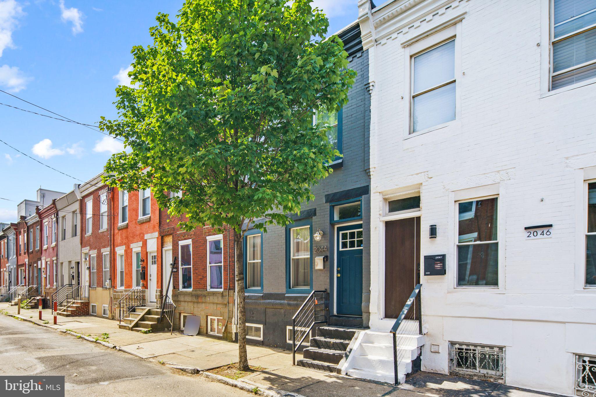 2044 Sigel St