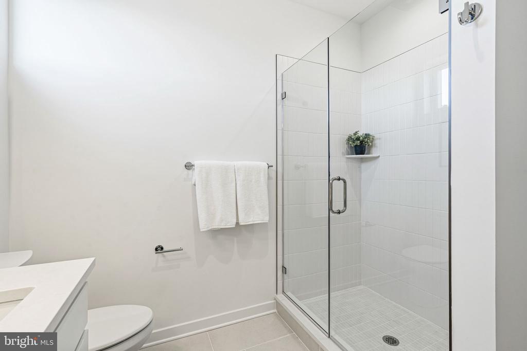 3022 VICE ADMIRAL WAY Unit: 22D