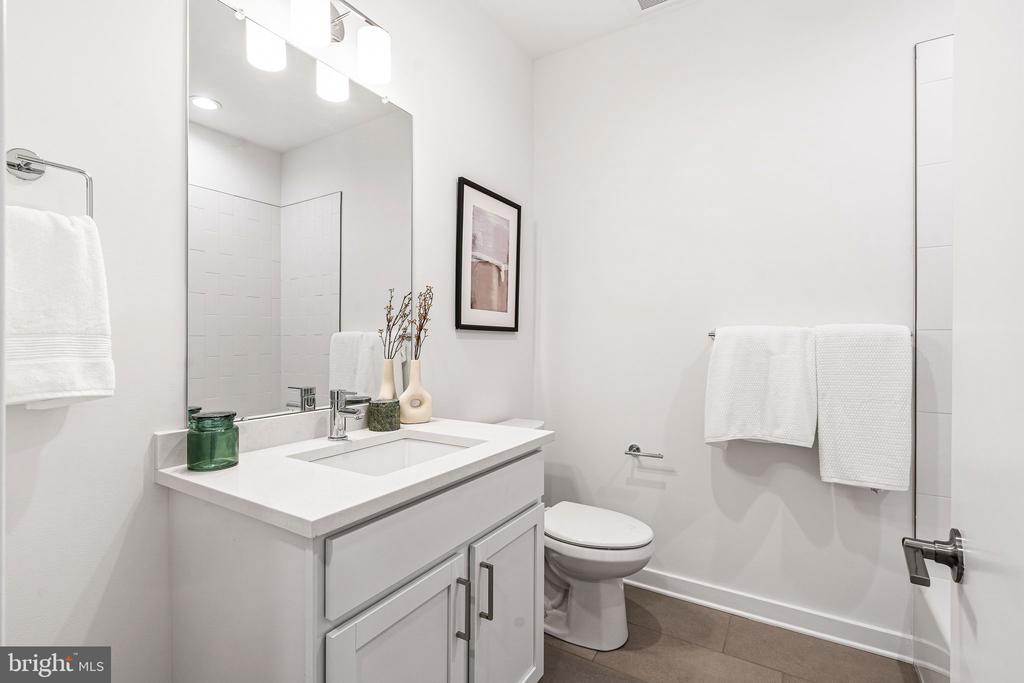 3022 VICE ADMIRAL WAY Unit: 22D