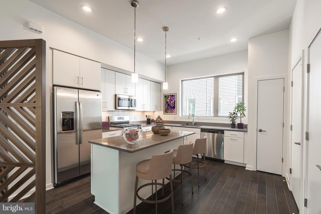 3022 VICE ADMIRAL WAY Unit: 22D