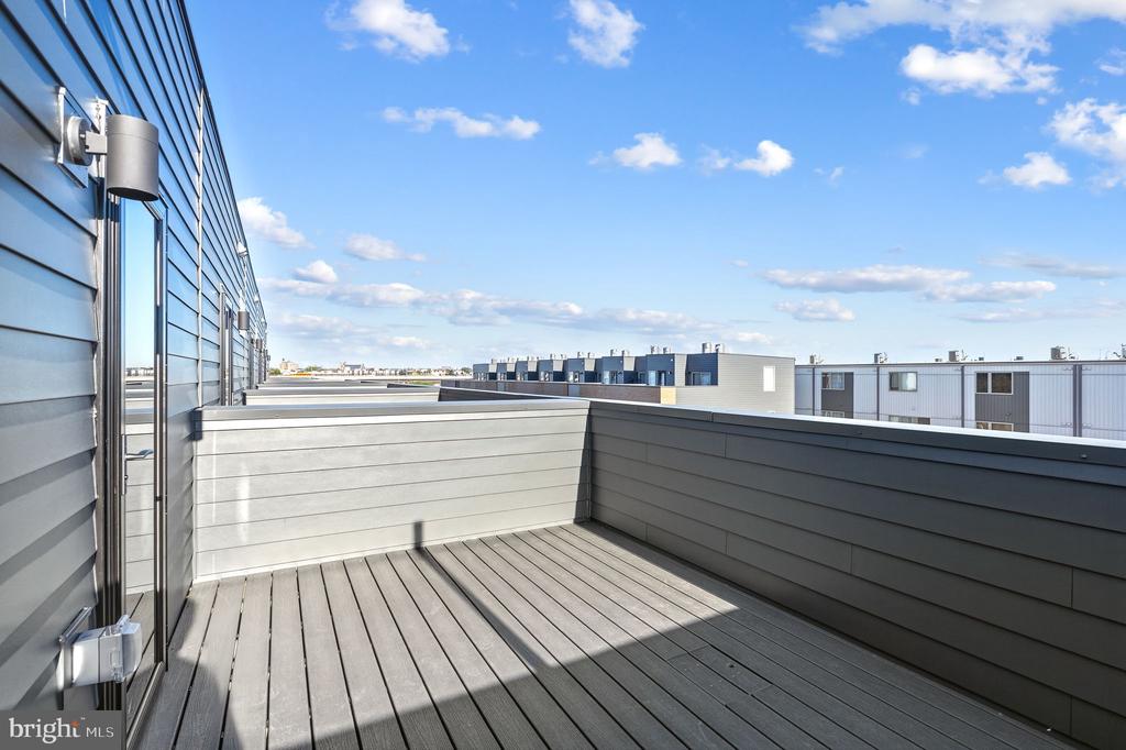 3022 VICE ADMIRAL WAY Unit: 22D