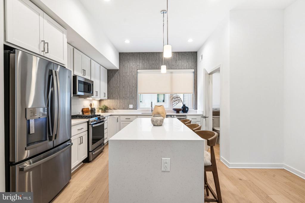 3022 VICE ADMIRAL WAY Unit: 22D