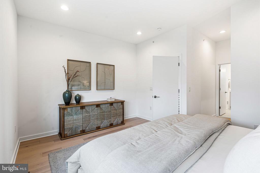 3022 VICE ADMIRAL WAY Unit: 22D