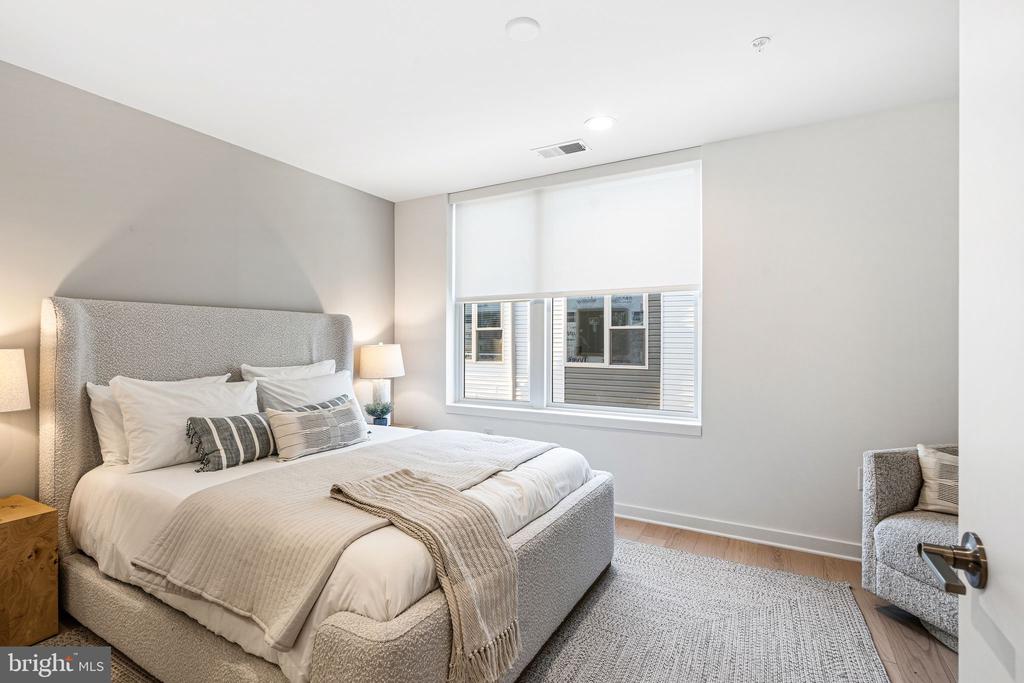 3022 VICE ADMIRAL WAY Unit: 22D