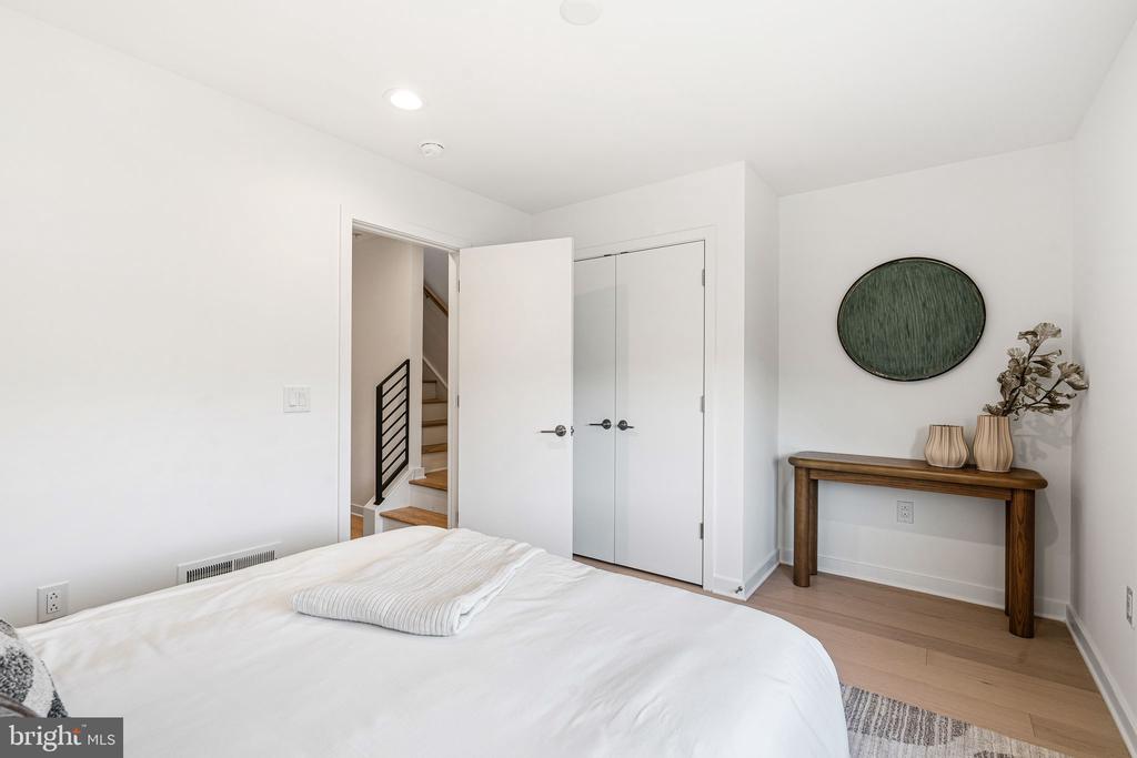 3022 VICE ADMIRAL WAY Unit: 22D
