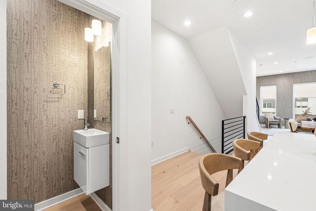 3022 VICE ADMIRAL WAY Unit: 22D