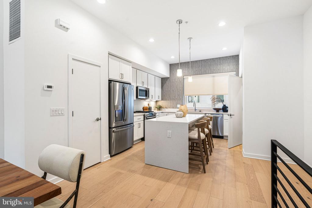 3022 VICE ADMIRAL WAY Unit: 22D