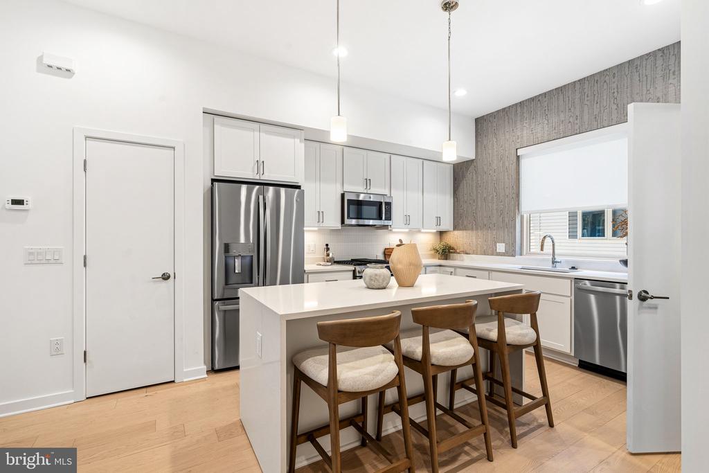 3022 VICE ADMIRAL WAY Unit: 22D