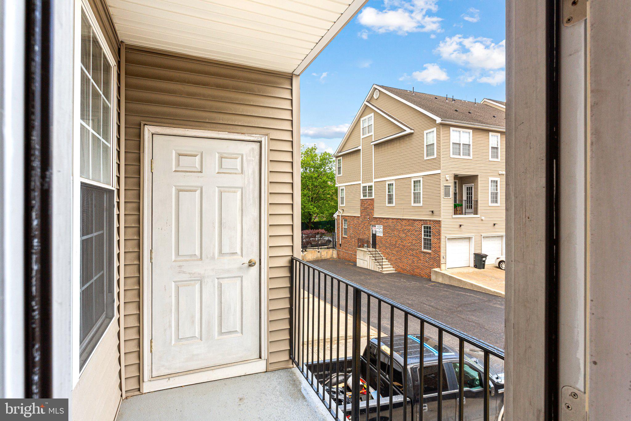 3147 W THOMPSON STREET