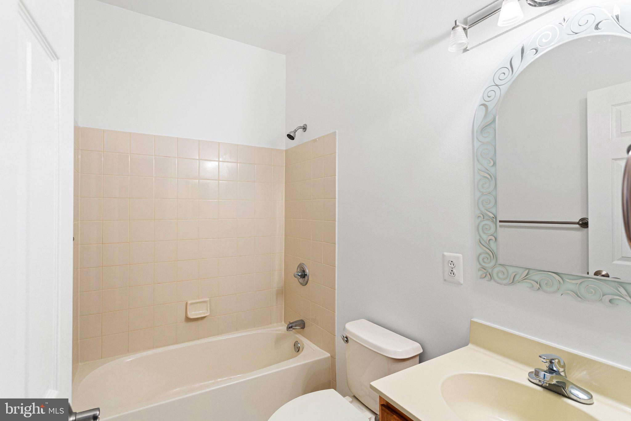 3147 W THOMPSON STREET