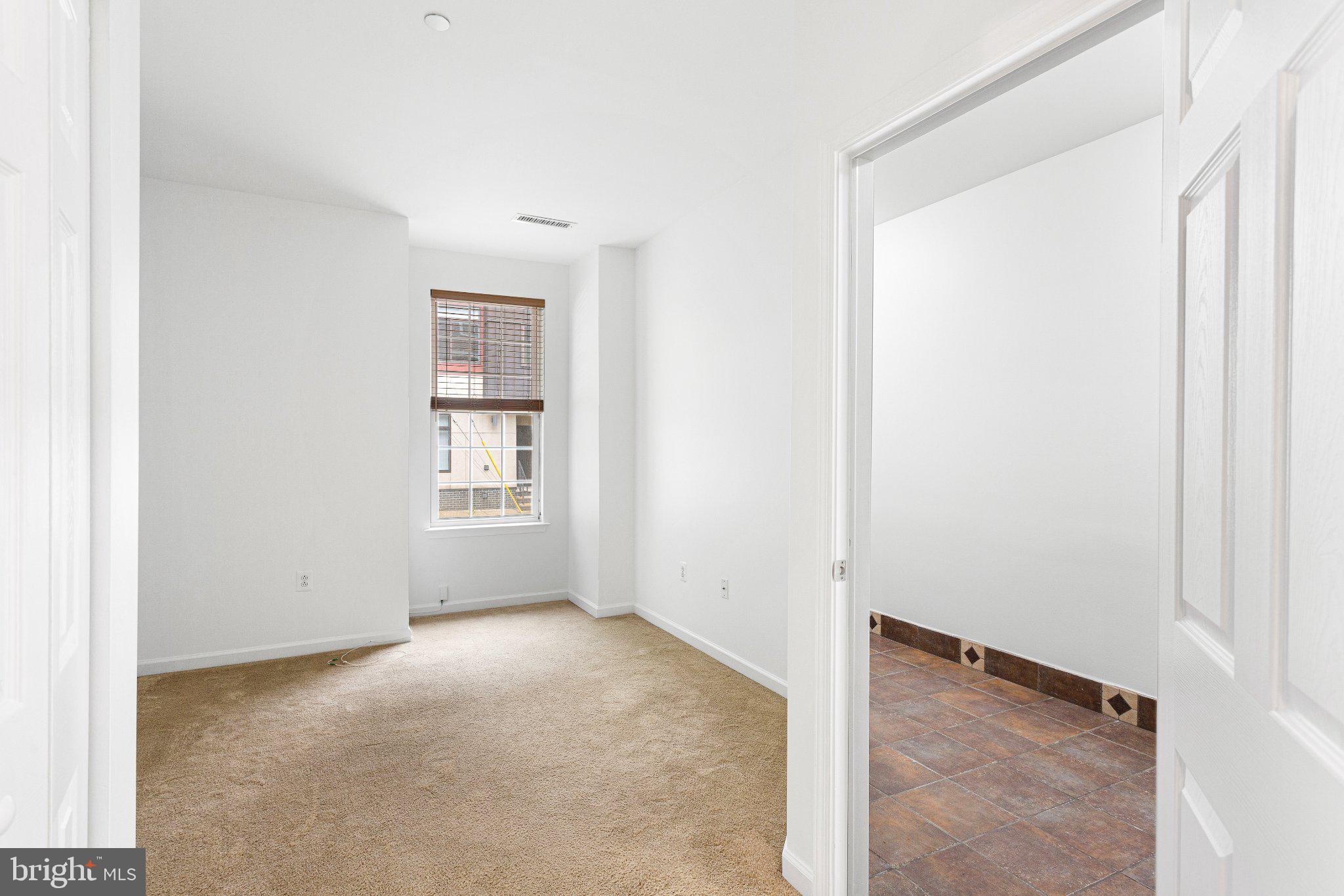 3147 W THOMPSON STREET