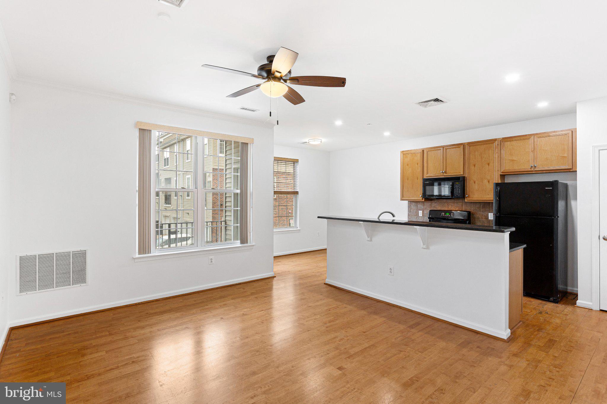 3147 W THOMPSON STREET